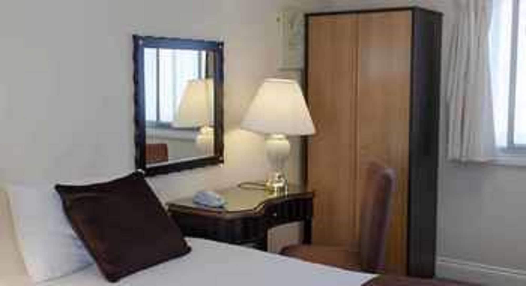 Russ Hill Hotel Charlwood Kültér fotó